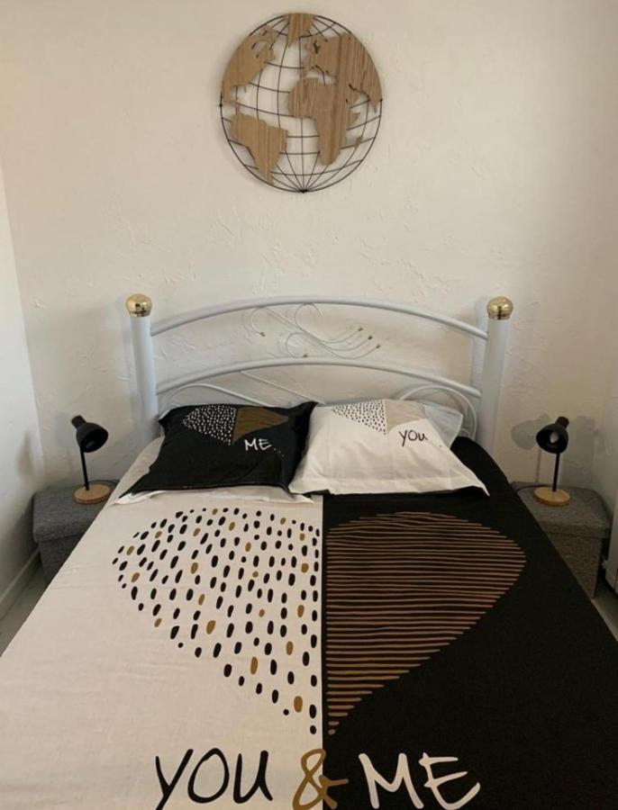 Rez de villa avec place de parking et vue mer. La Ciotat Extérieur photo